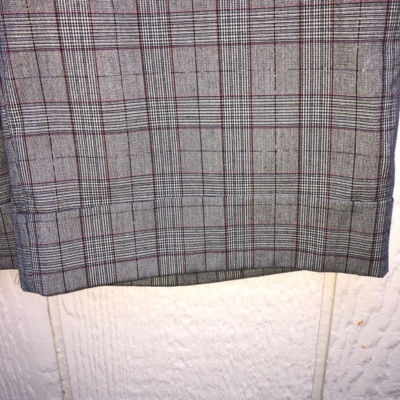 ⚡️ 5/$15 ⚡️Bebe | trouser shorts | size 4 - Picture 3 of 5